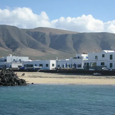 Absolute Beachfront Apartament