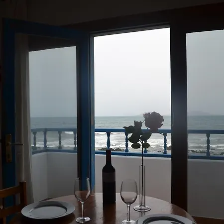 Absolute Beachfront Apartament Famara